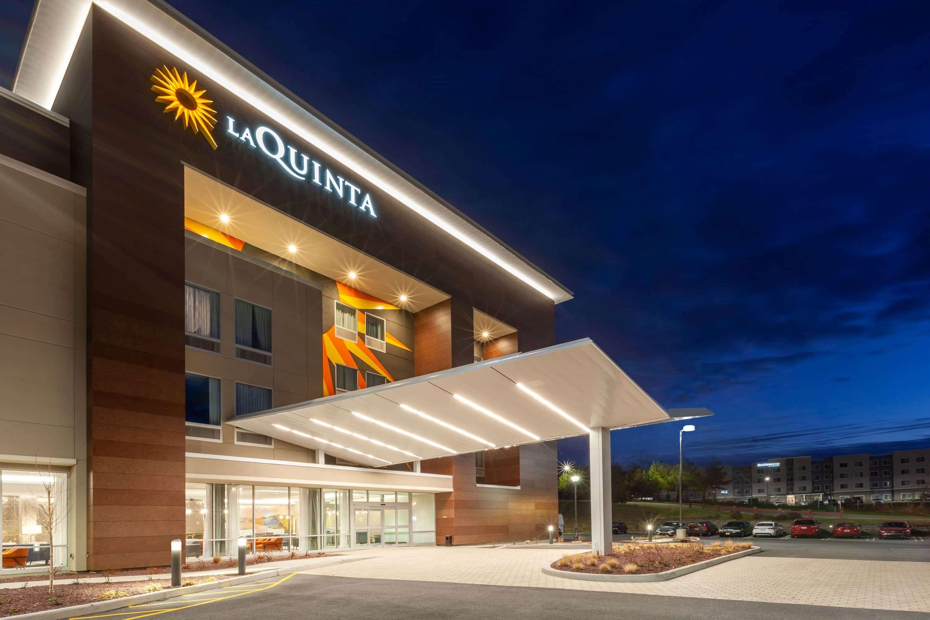 La Quinta Inn & Suites By Wyndham Middletown Exterior foto